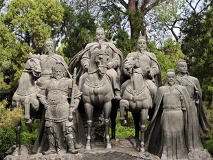 历史人物骑马群雕景观