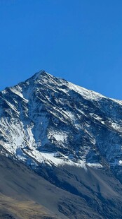 巍峨雪山壮丽景致