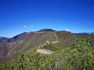 山间蜿蜒公路美景