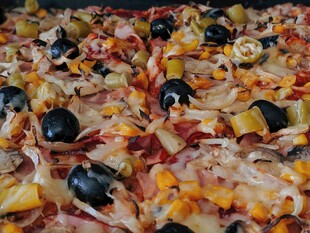 美味多彩的披萨拼盘