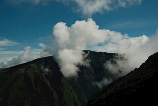高山云海壮丽景观
