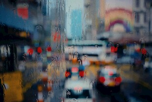 雨中城市