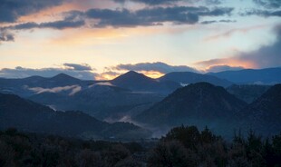 山间壮丽日出美景