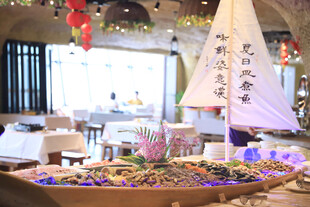 日式餐厅精致刺身摆盘