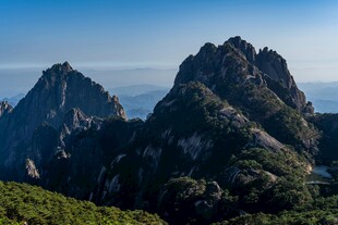 巍峨壮丽的高山景观