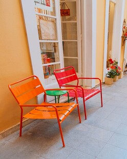 室内多彩休闲椅摆放场景