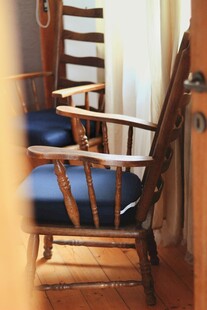 复古木质摇椅舒适家居风