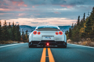 白色跑车