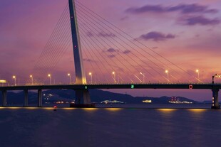 黄昏下的跨海大桥美景
