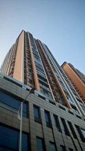 现代高层商务建筑外观