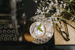 餐具与绿植摆件