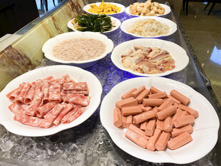 丰盛火锅食材拼盘