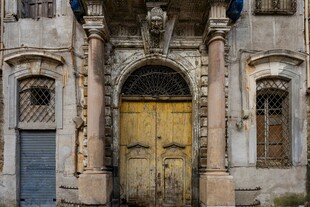 古老建筑的精美门饰