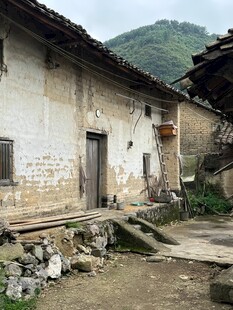 老旧乡村房屋岁月痕迹