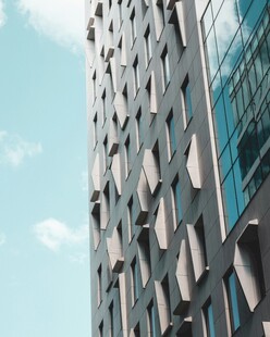 现代几何风格高楼外观