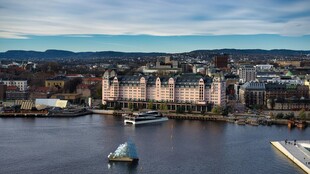 城市滨水风光俯瞰图