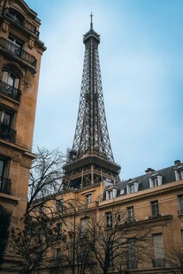 巴黎埃菲尔铁塔街景