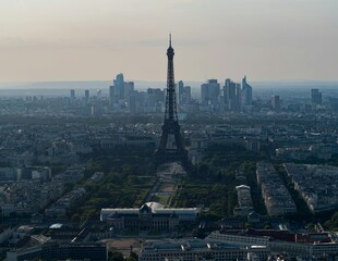 俯瞰巴黎埃菲尔铁塔全景
