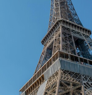 埃菲尔铁塔局部特写