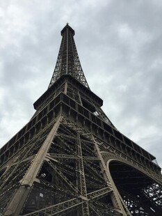 埃菲尔铁塔仰视景观