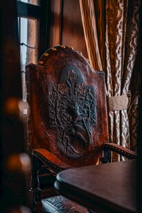 复古雕花皮质座椅