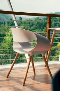 户外露台简约白色休闲椅