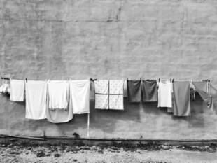 晾衣绳上的衣物