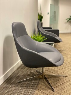 现代简约风格灰色休闲椅