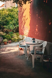 户外庭院休闲桌椅场景