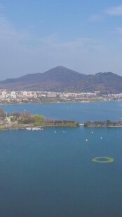 海滨风光碧海蓝天远山景