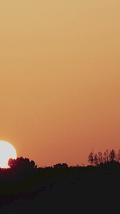 日落时分的天际美景