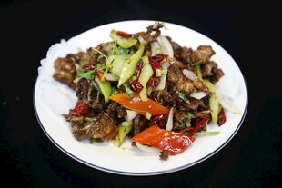 香辣炒兔肉