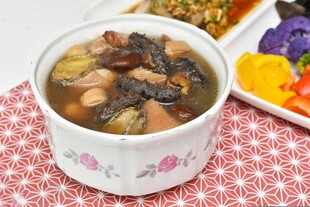 滋补炖品  海参 鲍鱼 汤
