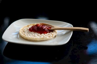 草莓酱搭配精致小点心