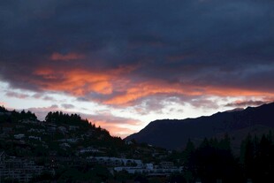 山间绚丽晚霞美景