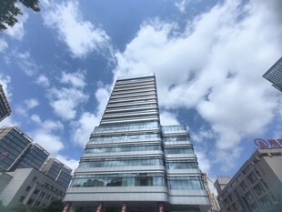 都市摩天大楼仰视景观