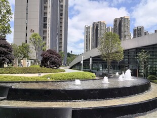 城市中的喷泉景观