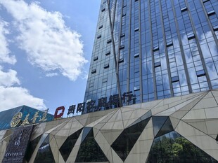 现代风格摩天大楼外观