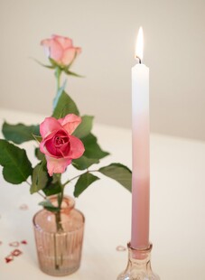 玫瑰蜡烛静物优雅摆拍