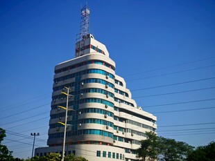 现代高楼大厦外观景致