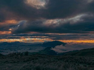 壮丽云海日出景观