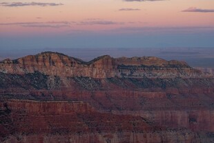 壮丽峡谷黄昏美景