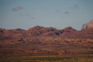 壮丽的红色山脉景观