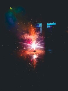 绚丽光效爆炸场景