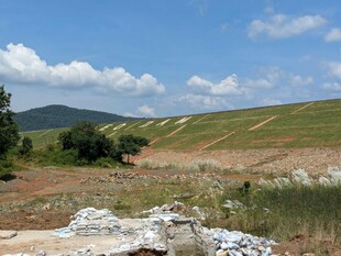 山坡田野风景图