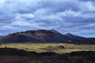 壮丽火山地貌景观