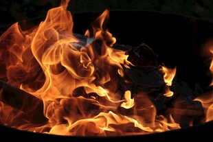 熊熊燃烧的火焰