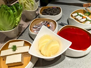 丰富火锅食材展示