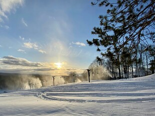 冬日雪野日出美景
