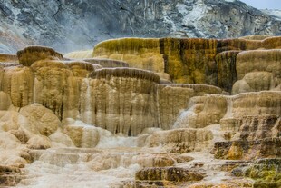 壮观的钙化池景观